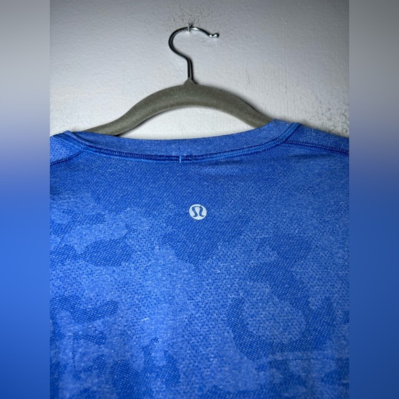 Lululemon Shirt Blue Tee Casual Workout Gym Athleisure Stretch size M - Picture 4 of 6